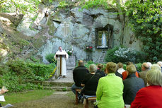 Maiandacht mit Krönung der Fatima-Madonna in Naumburg (Foto: Karl-Franz Thiede)